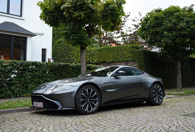 Aston Martin V8 Vantage 2018