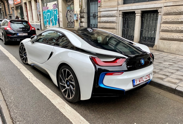 BMW i8