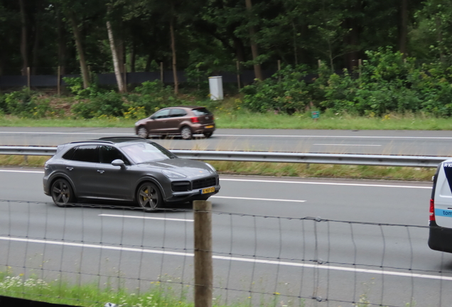 Porsche Cayenne Turbo S E-Hybrid