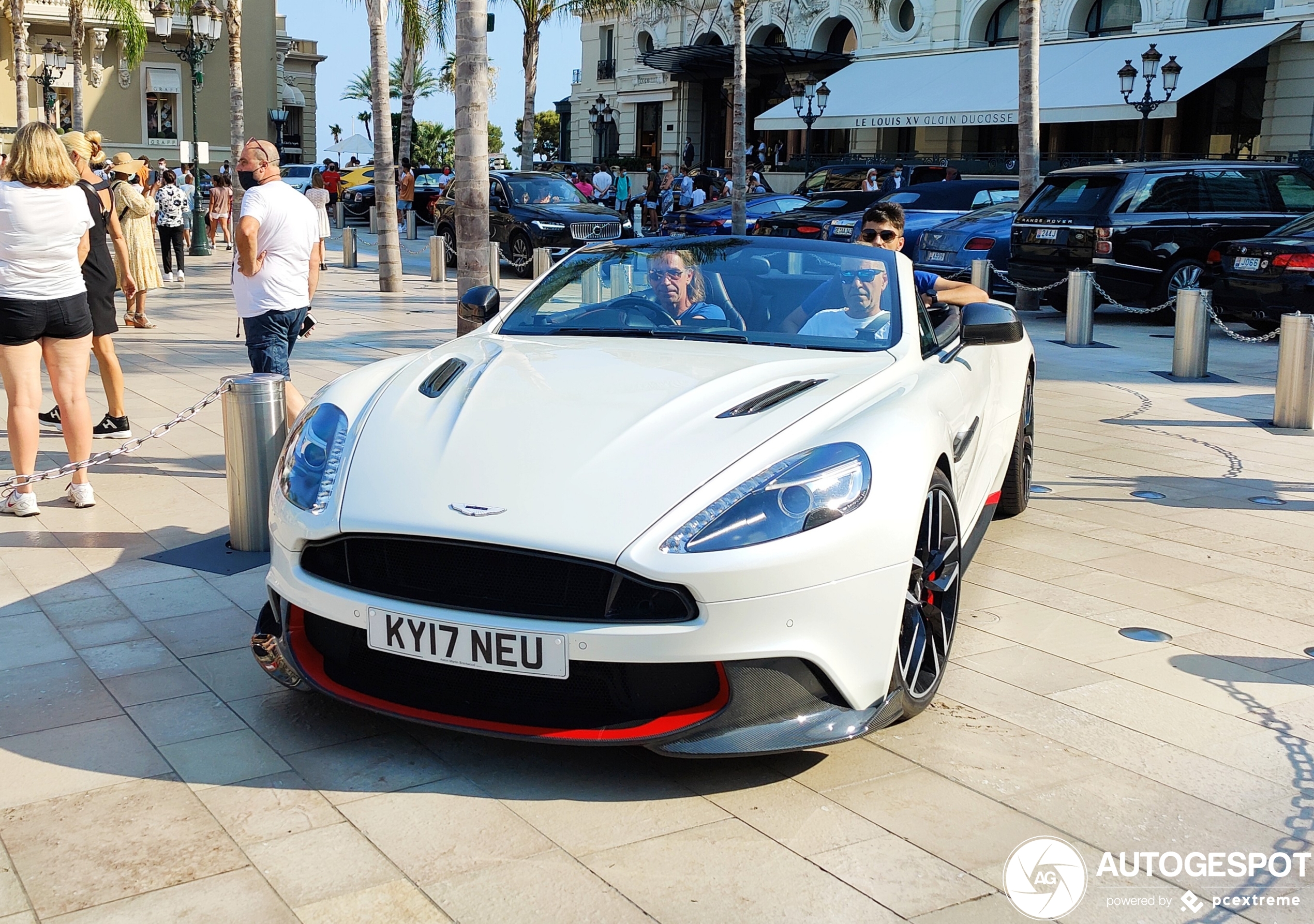 Aston Martin Vanquish S Volante 2017