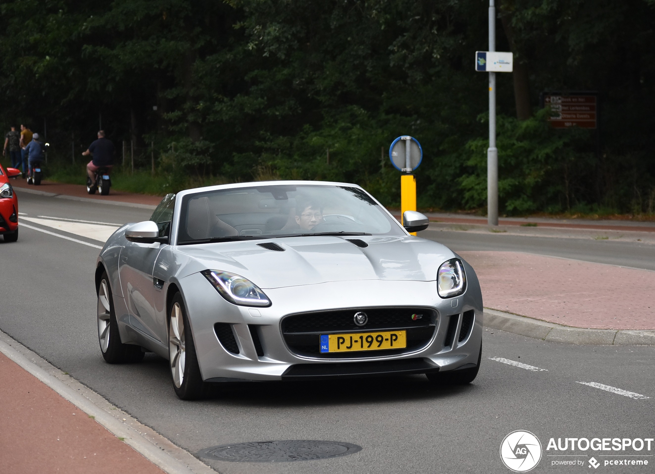 Jaguar F-TYPE S Convertible