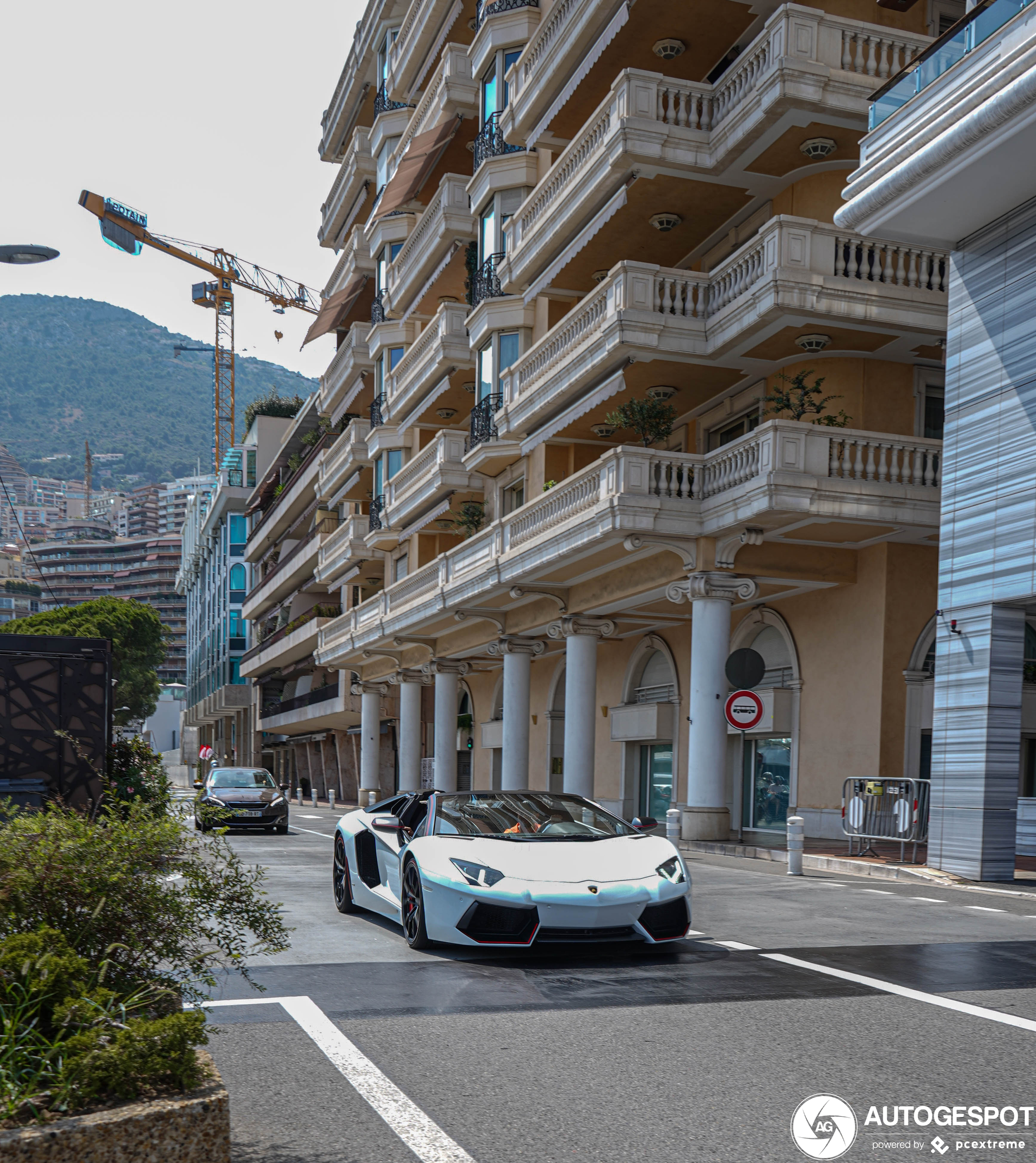 Lamborghini Aventador LP700-4 Roadster Pirelli Edition