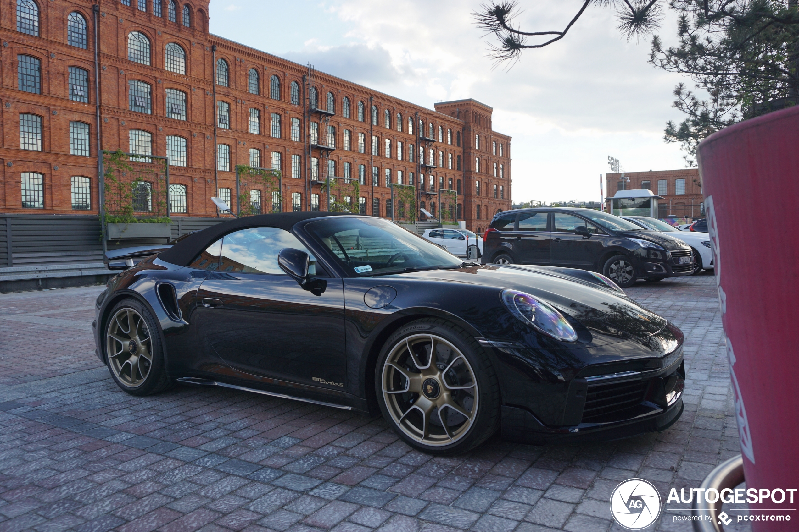 Porsche 992 Turbo S Cabriolet