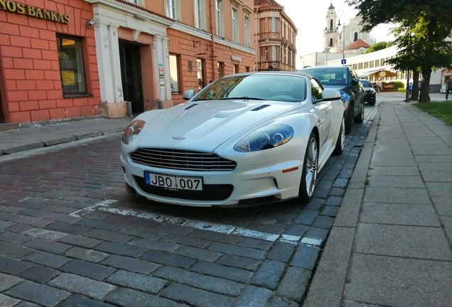 Aston Martin DBS Volante