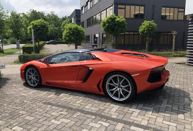 Lamborghini Aventador LP700-4 Roadster