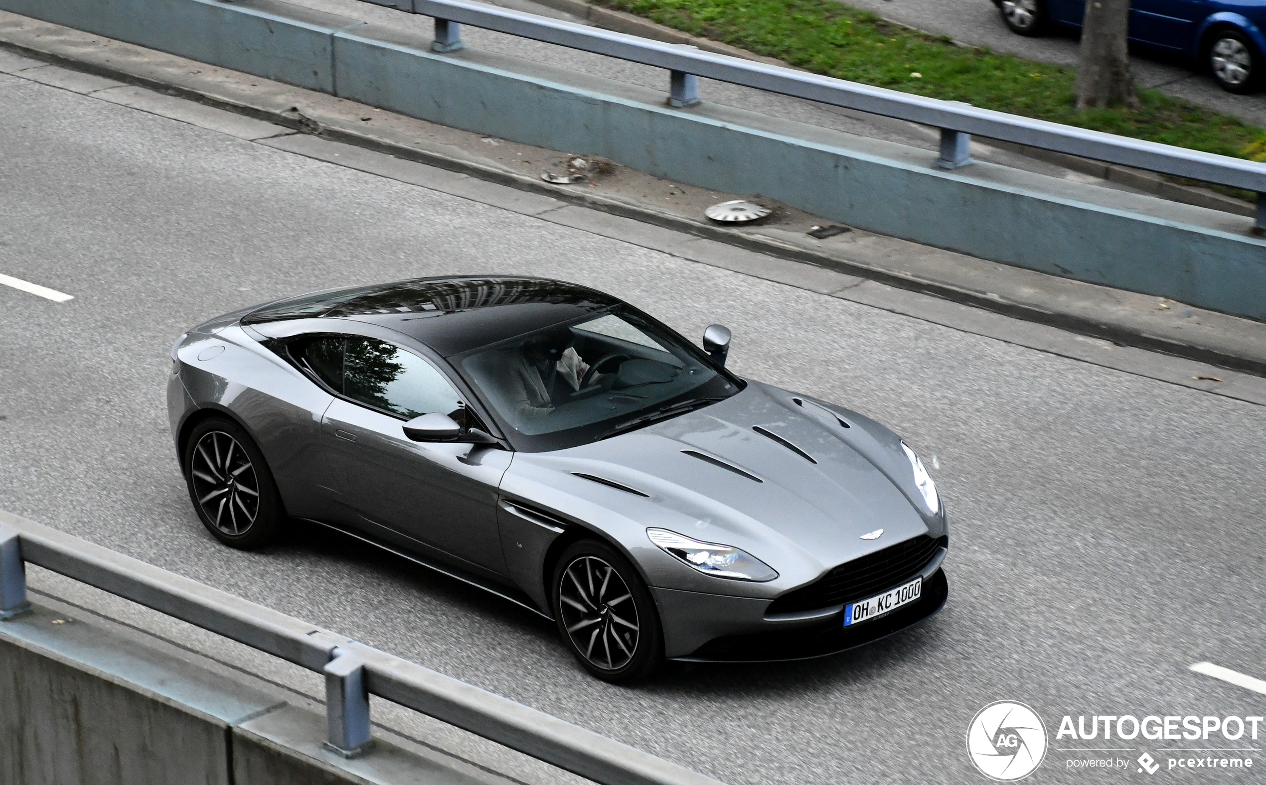 Aston Martin DB11 V8