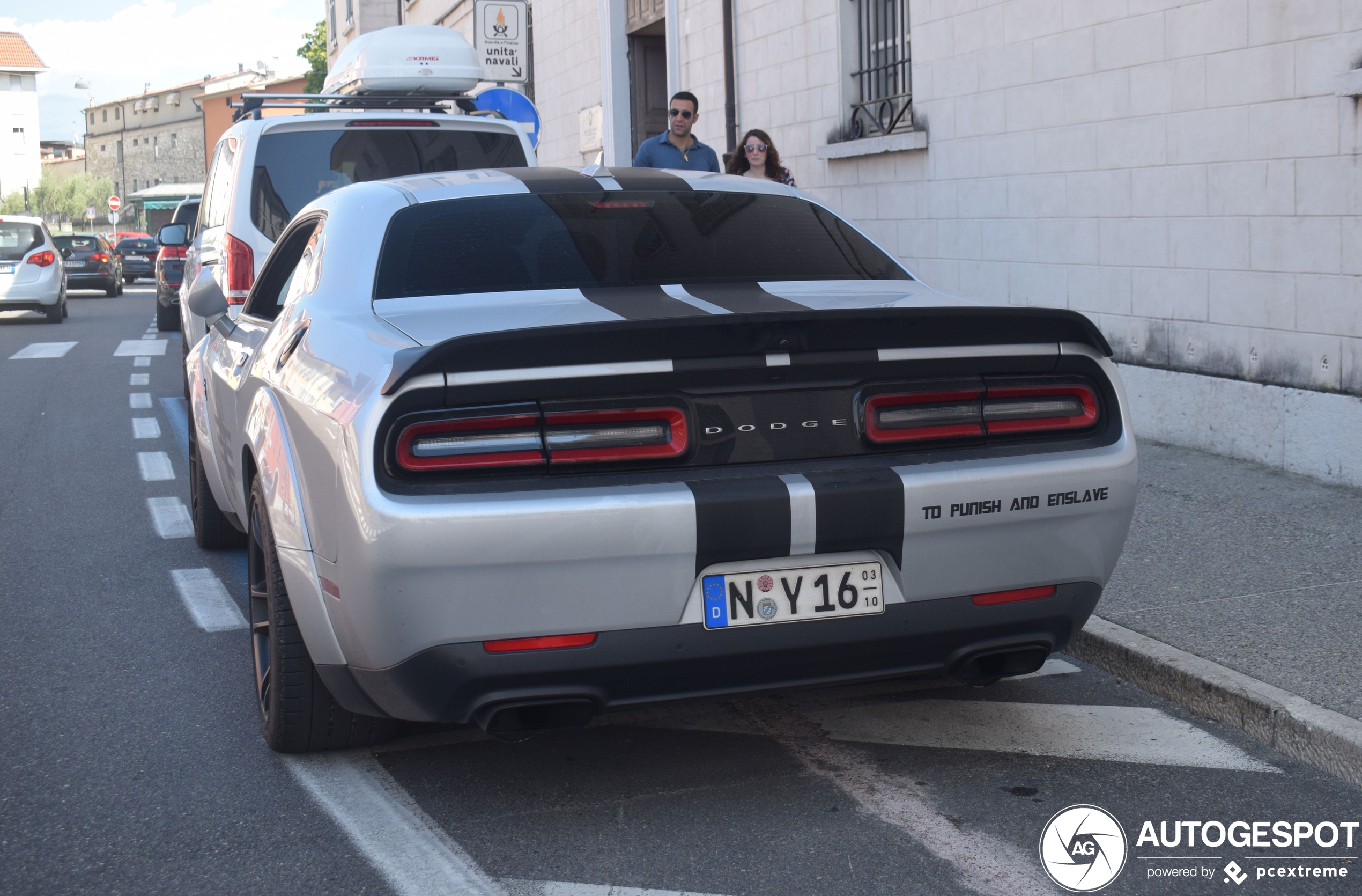 Dodge Challenger SRT-8