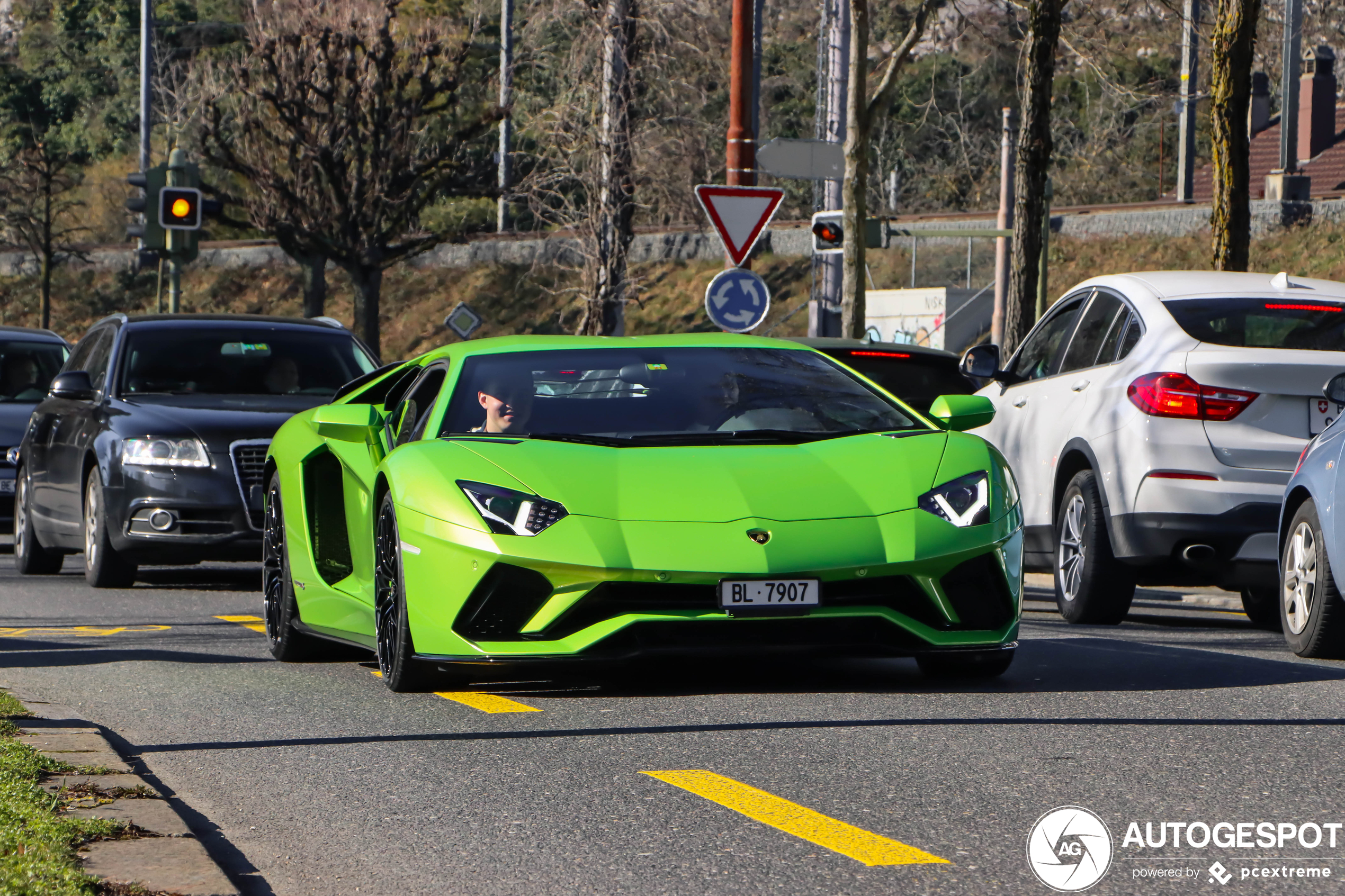 Lamborghini Aventador S LP740-4