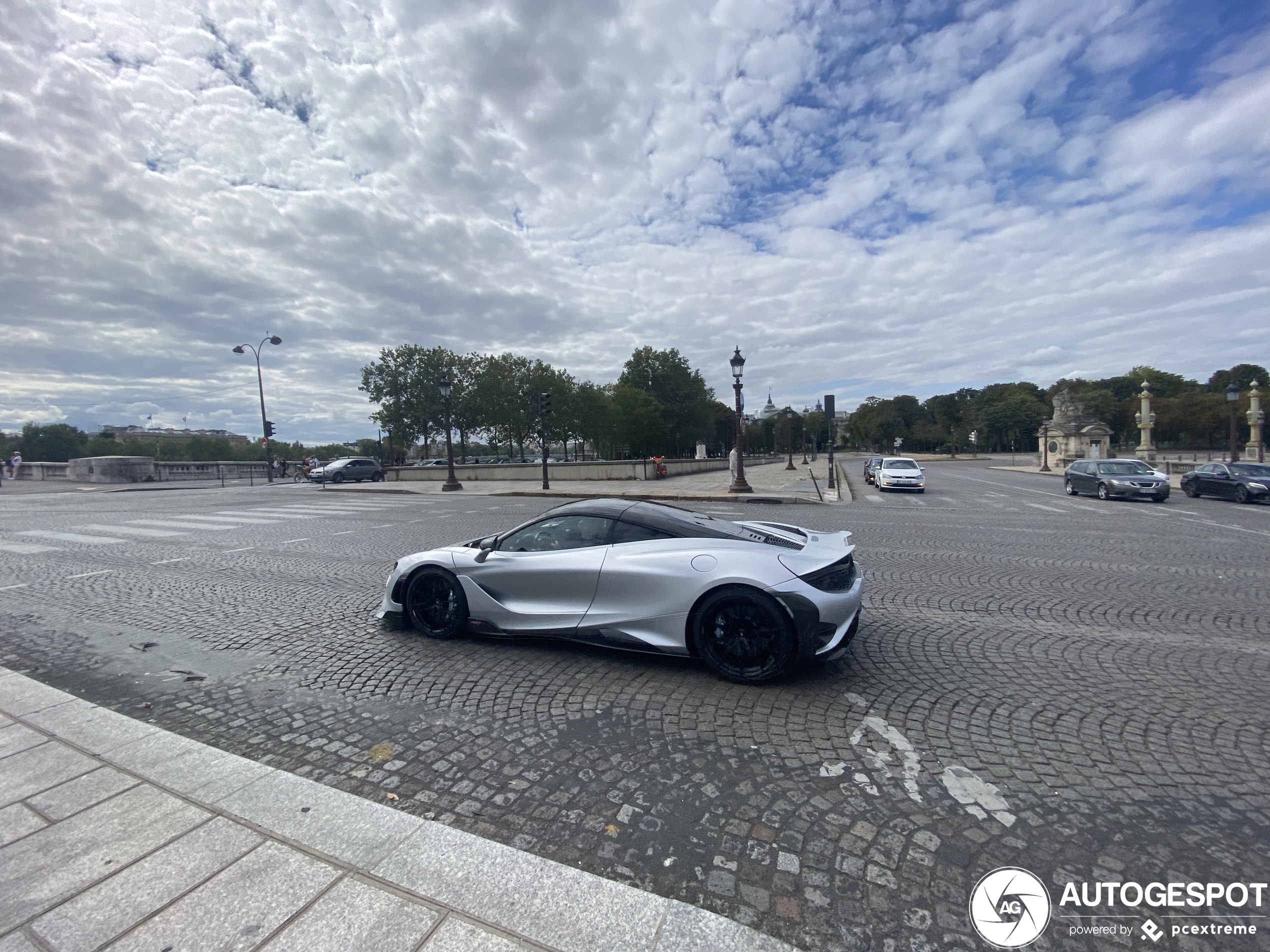 McLaren 765LT