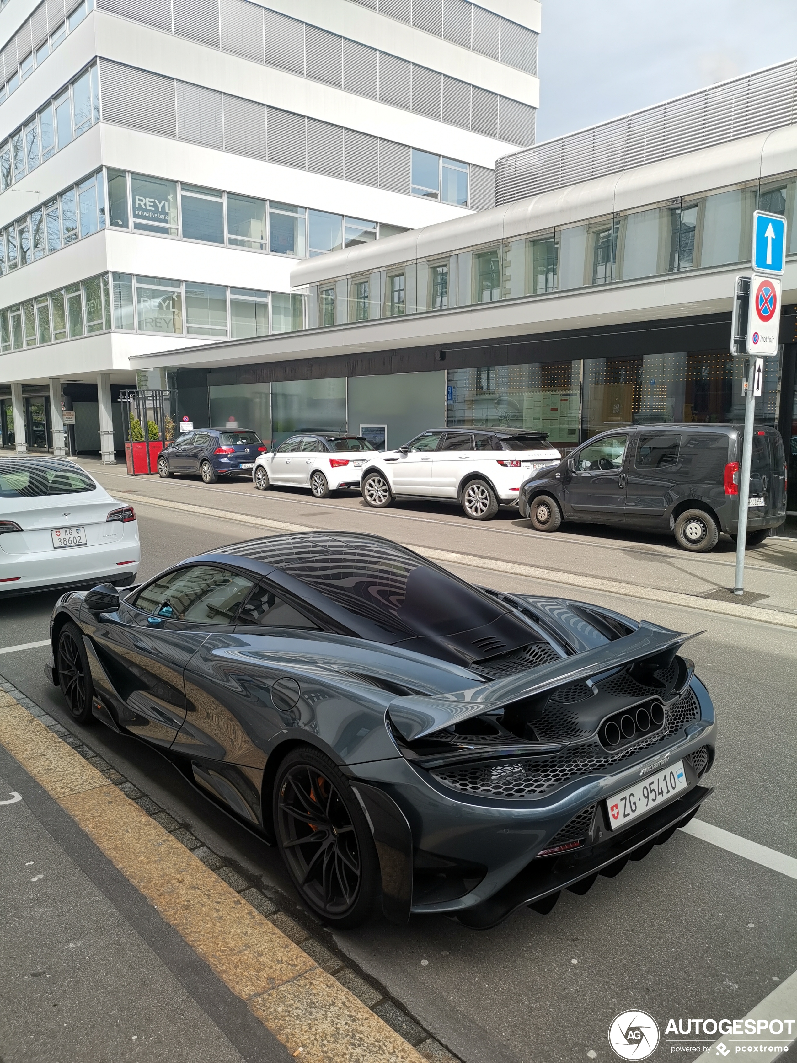 McLaren 765LT