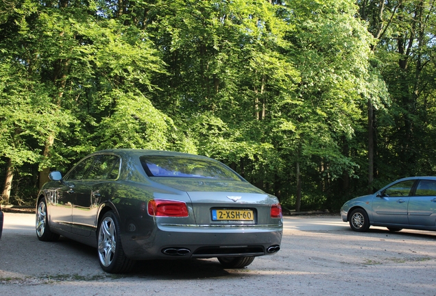 Bentley Flying Spur V8