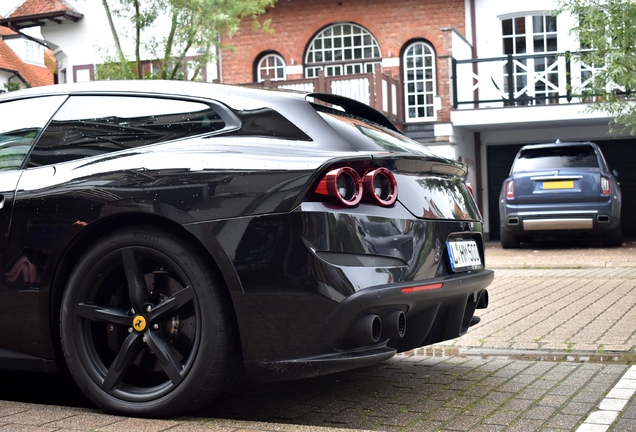 Ferrari GTC4Lusso