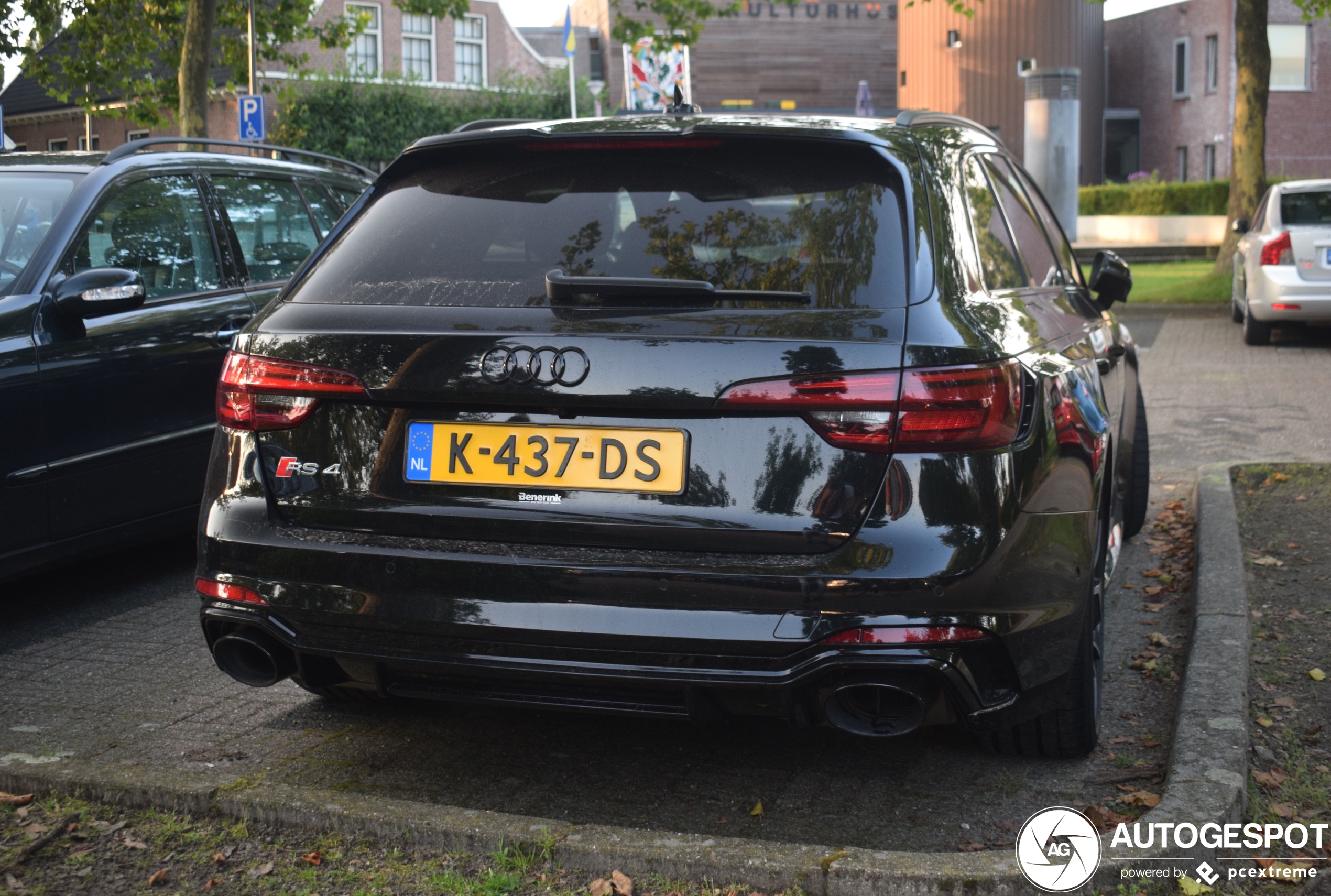 Audi RS4 Avant B9