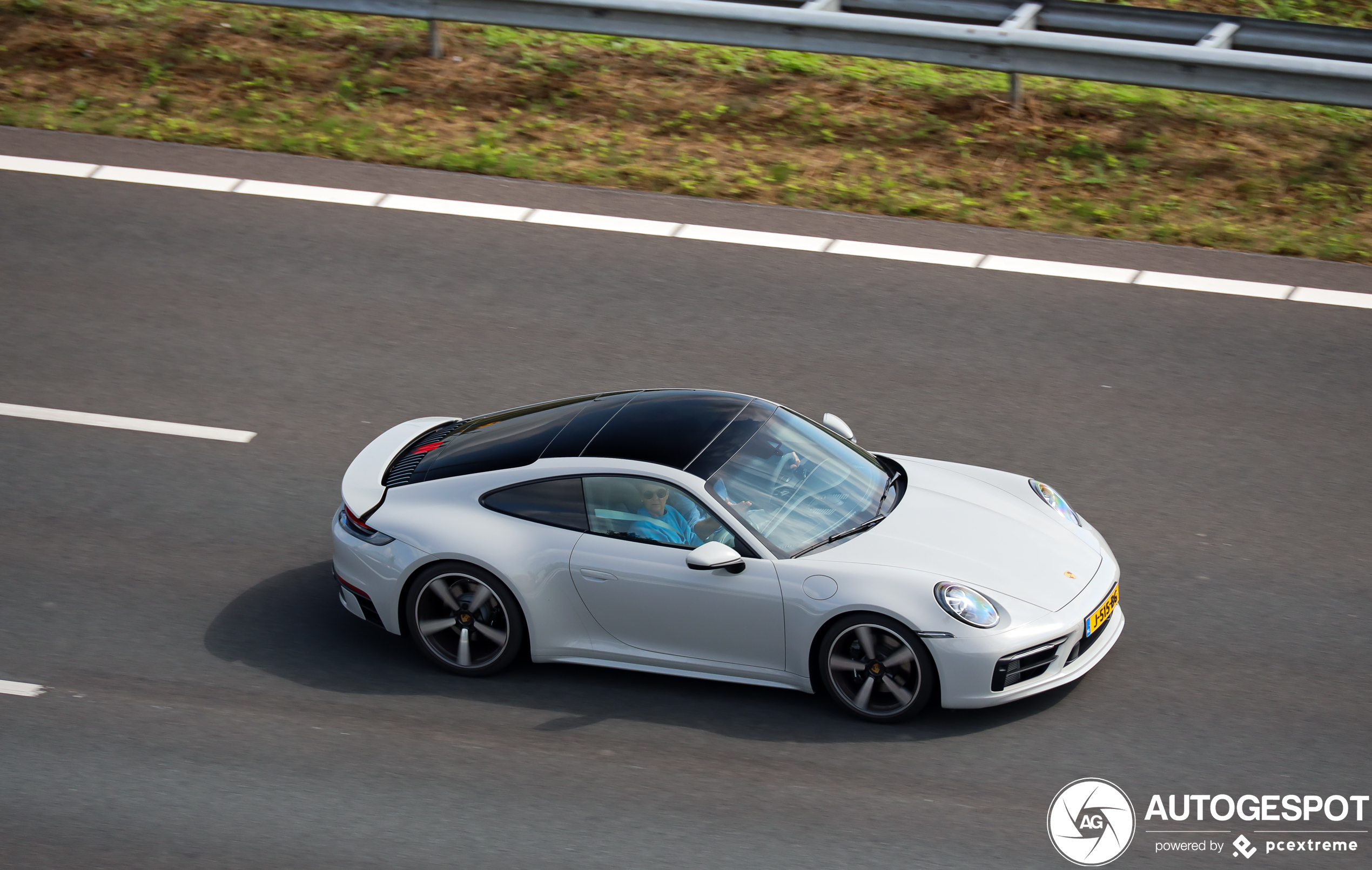 Porsche 992 Carrera 4S