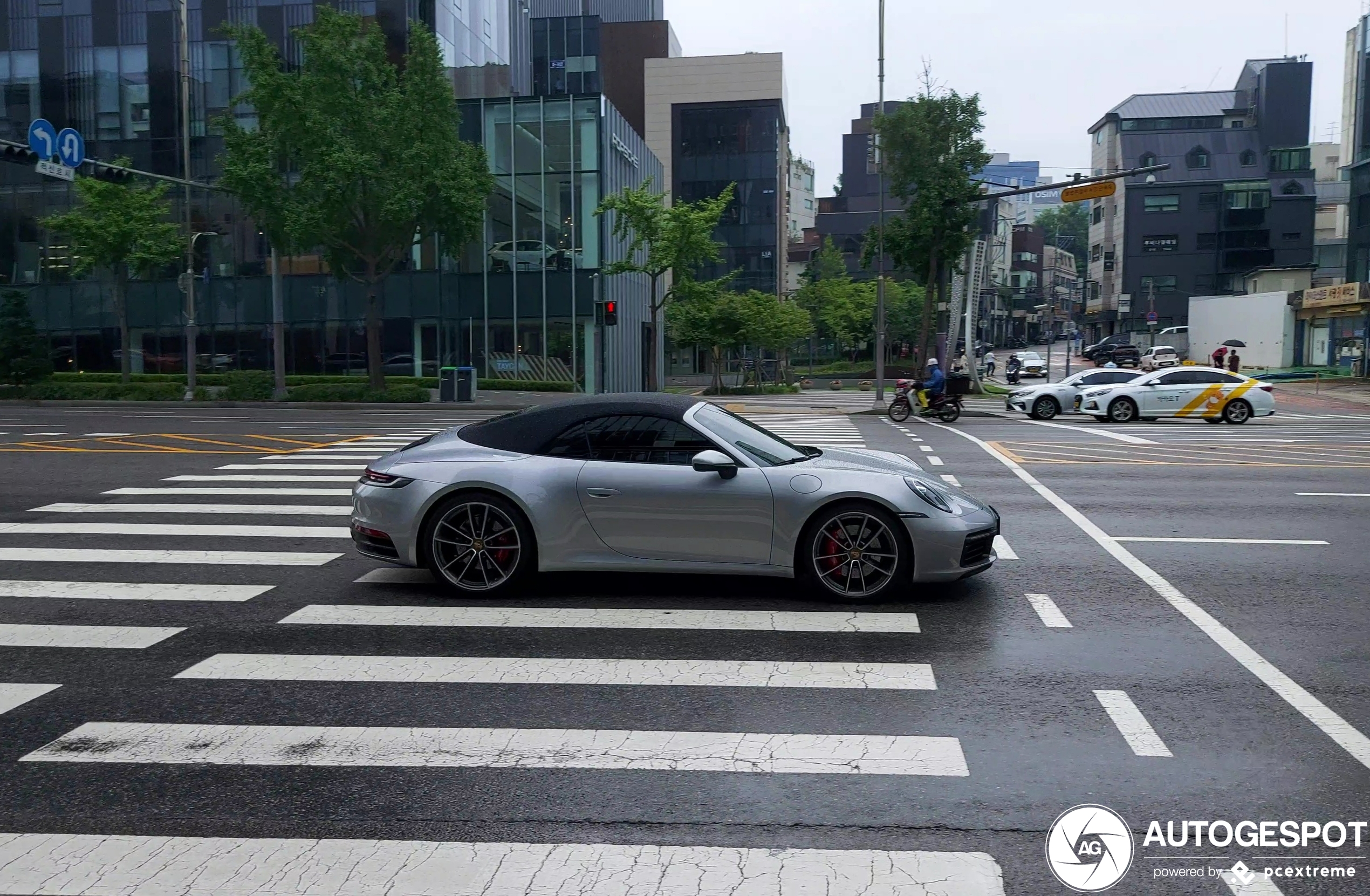 Porsche 992 Carrera 4S Cabriolet