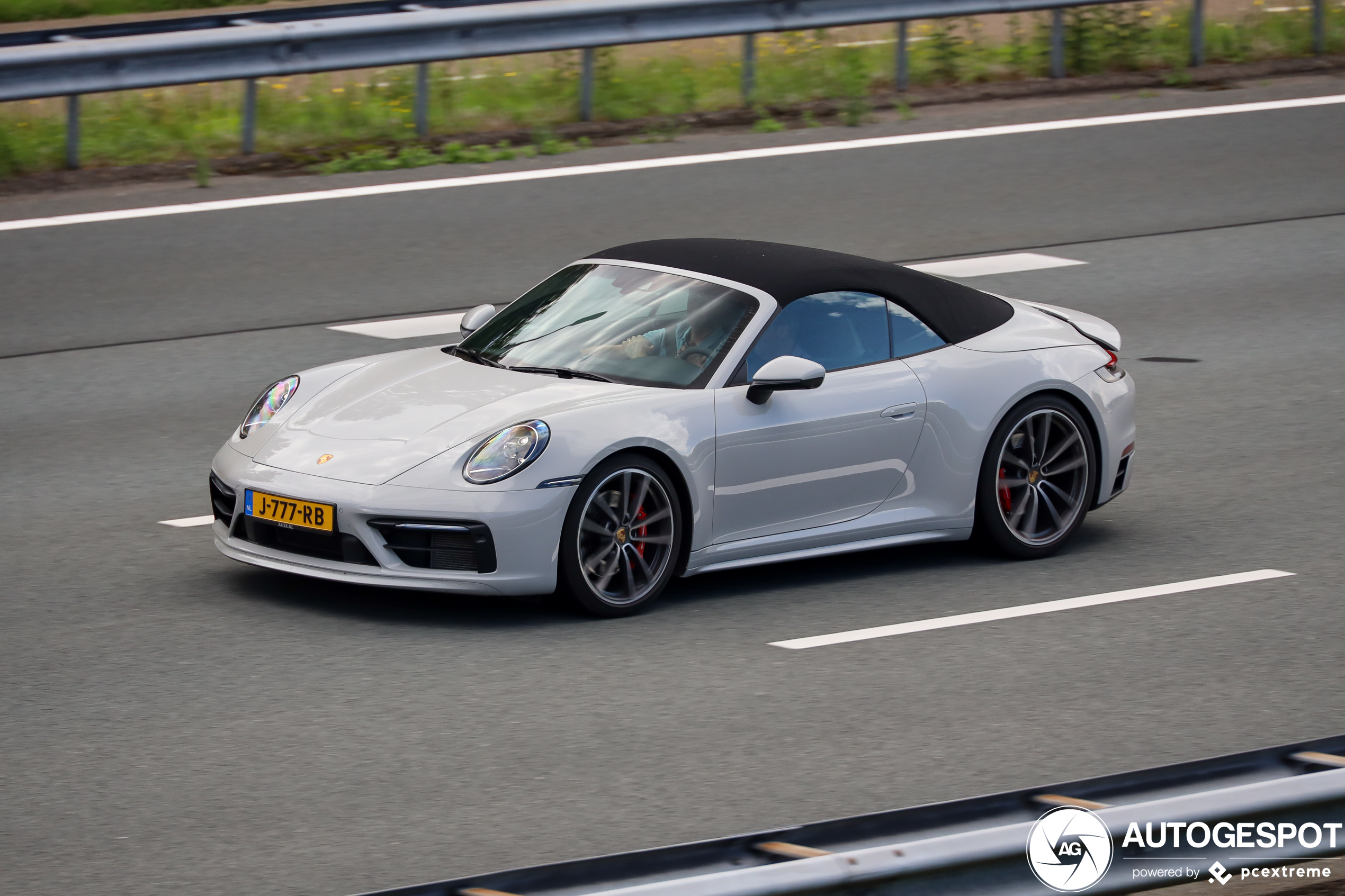 Porsche 992 Carrera 4S Cabriolet