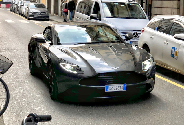 Aston Martin DB11