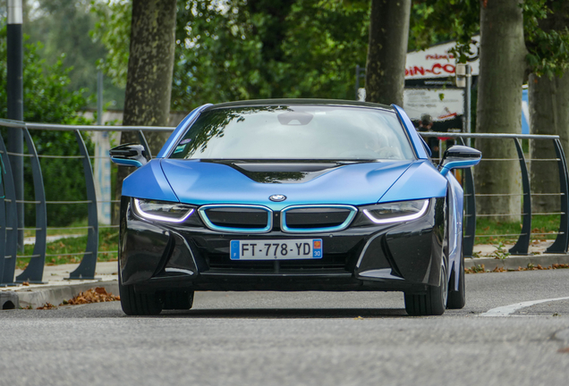 BMW i8