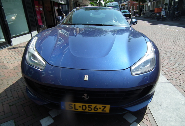 Ferrari GTC4Lusso T