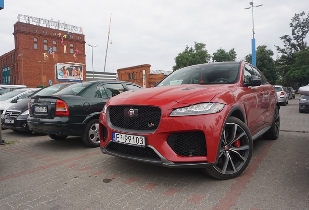 Jaguar F-PACE SVR