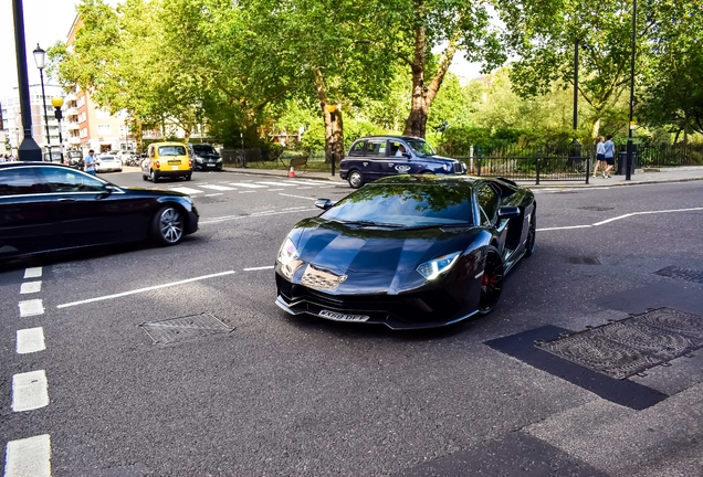 Lamborghini Aventador S LP740-4