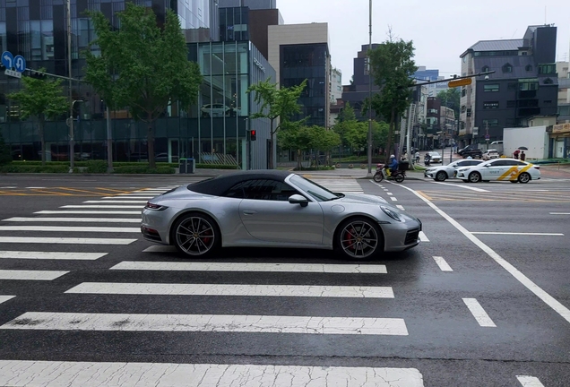 Porsche 992 Carrera 4S Cabriolet