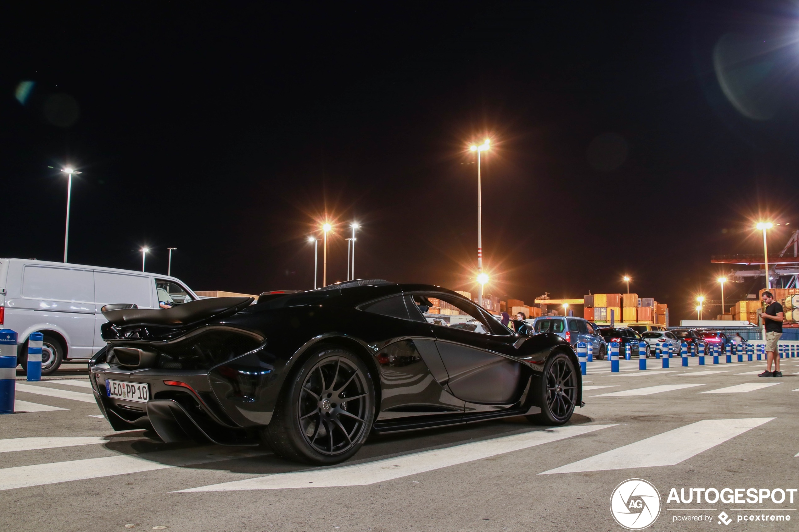 McLaren P1 in haven van Barcelona gespot