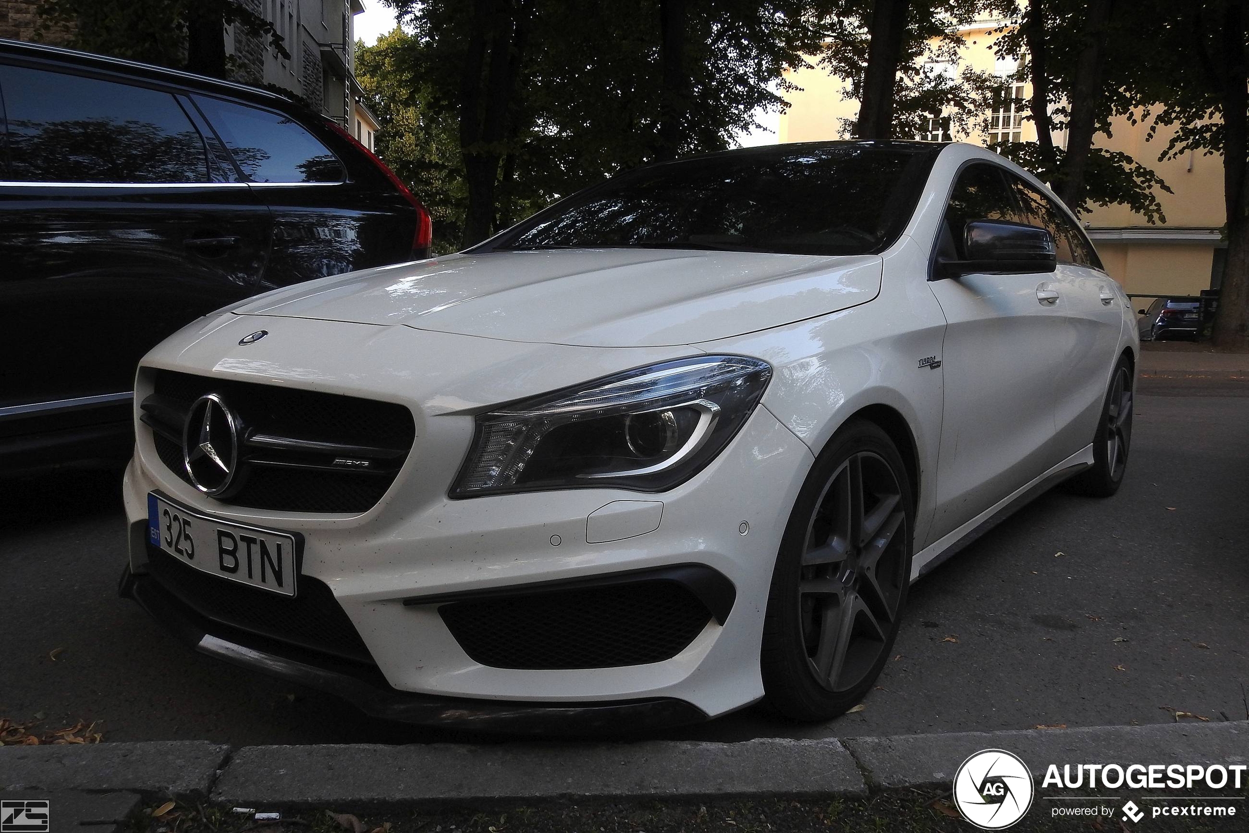 Mercedes-Benz CLA 45 AMG Shooting Brake