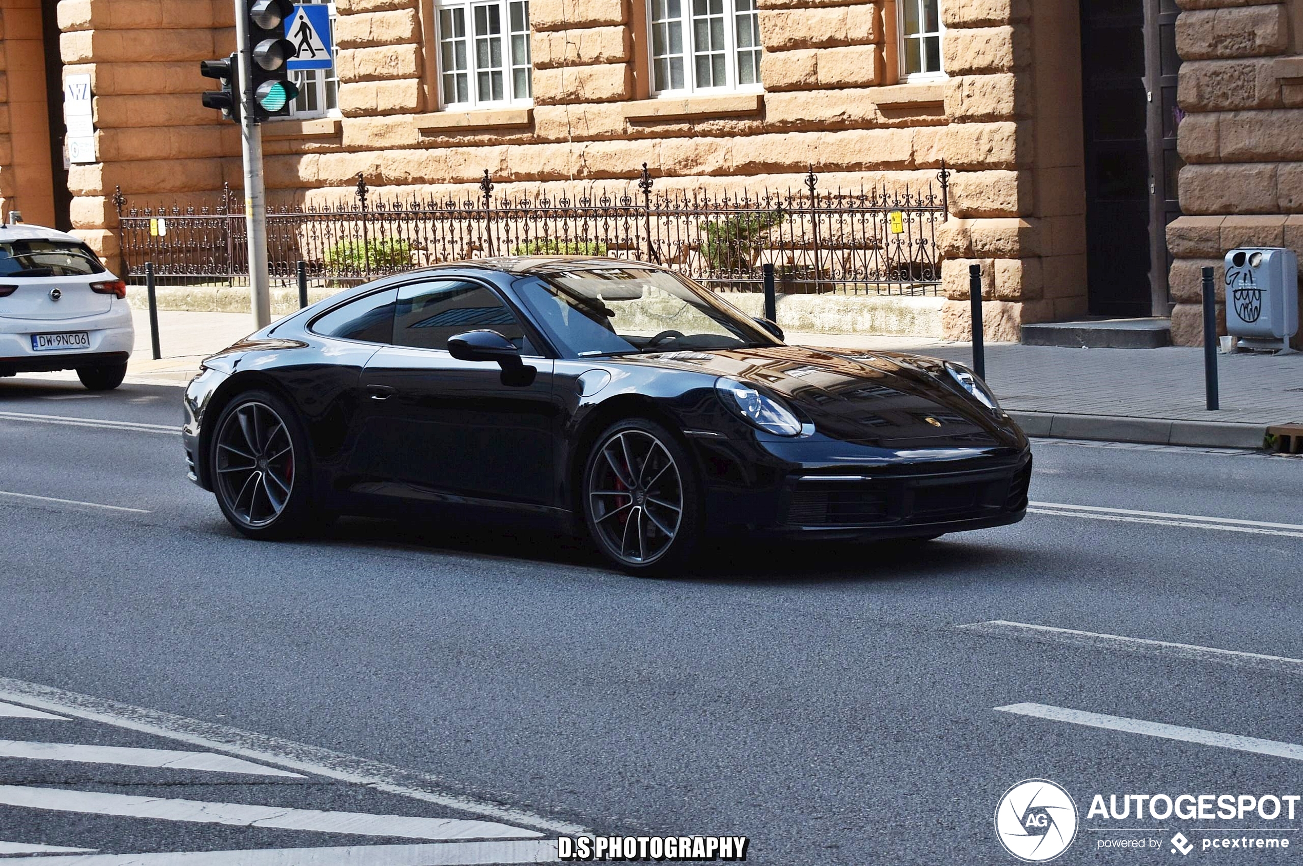 Porsche 992 Carrera 4S