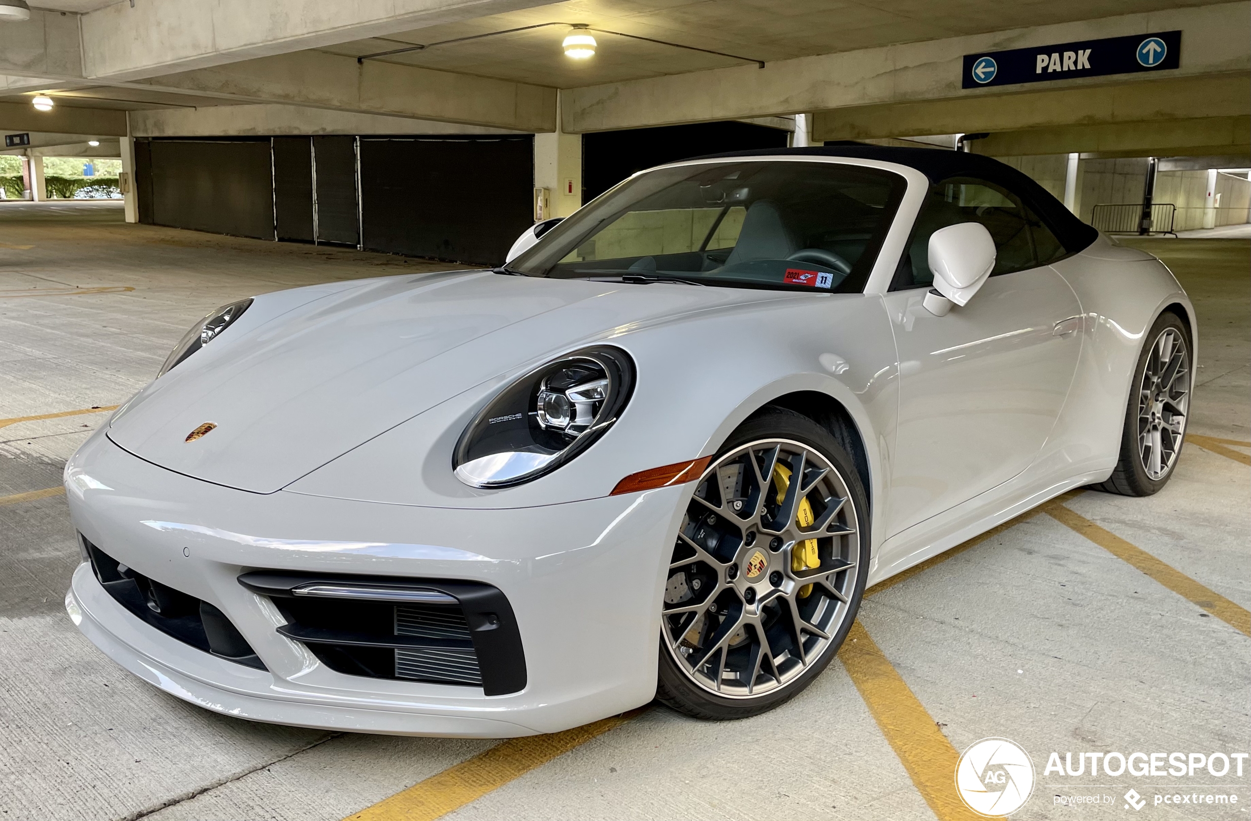 Porsche 992 Carrera 4S Cabriolet