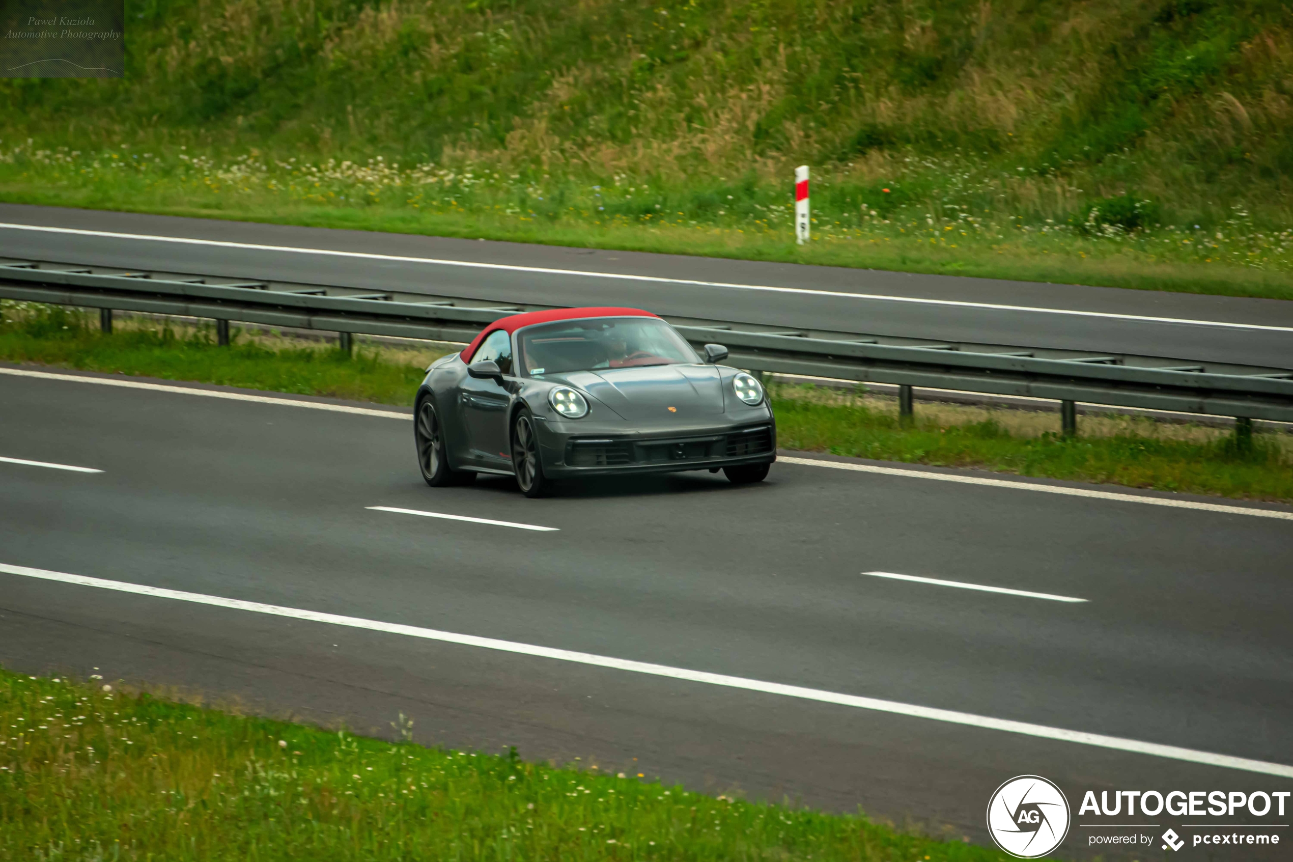 Porsche 992 Carrera 4S Cabriolet