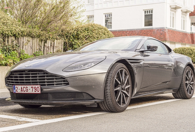 Aston Martin DB11 V8