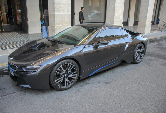 BMW i8