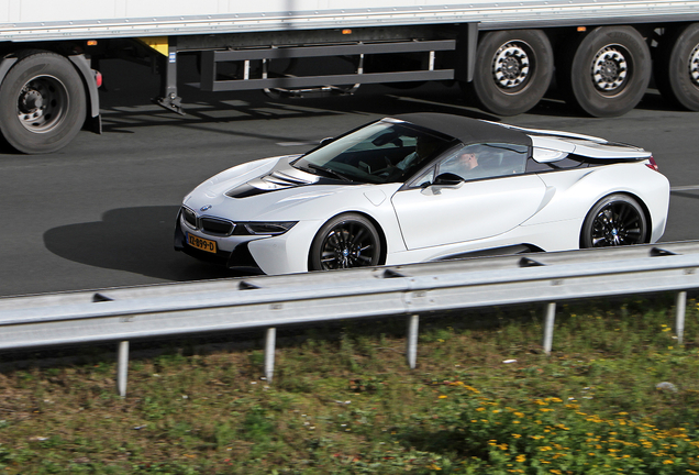 BMW i8 Roadster