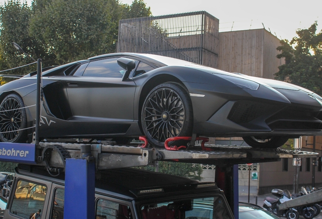 Lamborghini Aventador LP750-4 SuperVeloce Roadster