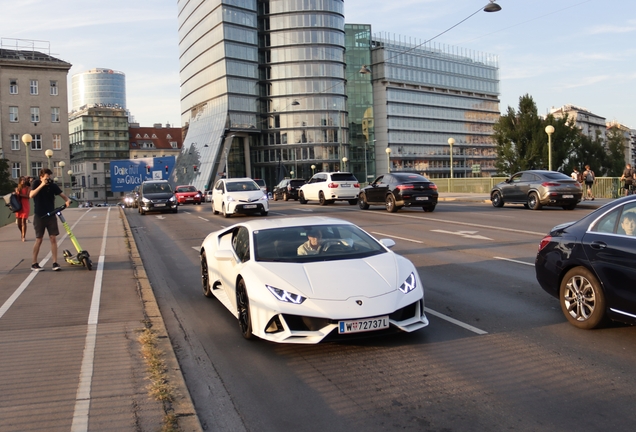 Lamborghini Huracán LP640-4 EVO