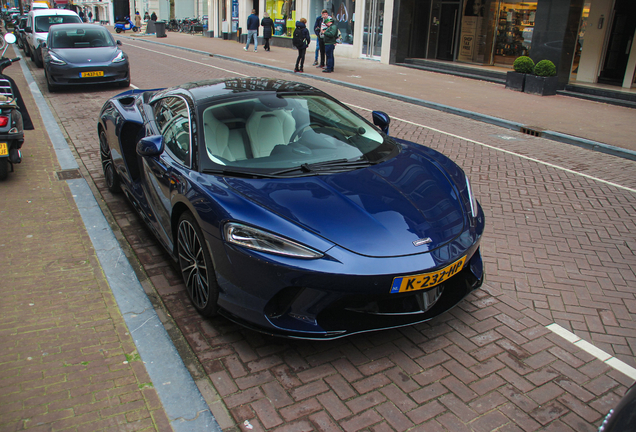 McLaren GT