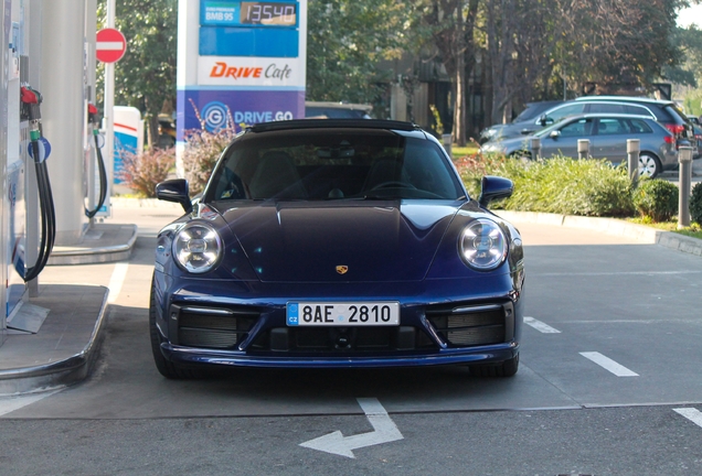 Porsche 992 Carrera 4S