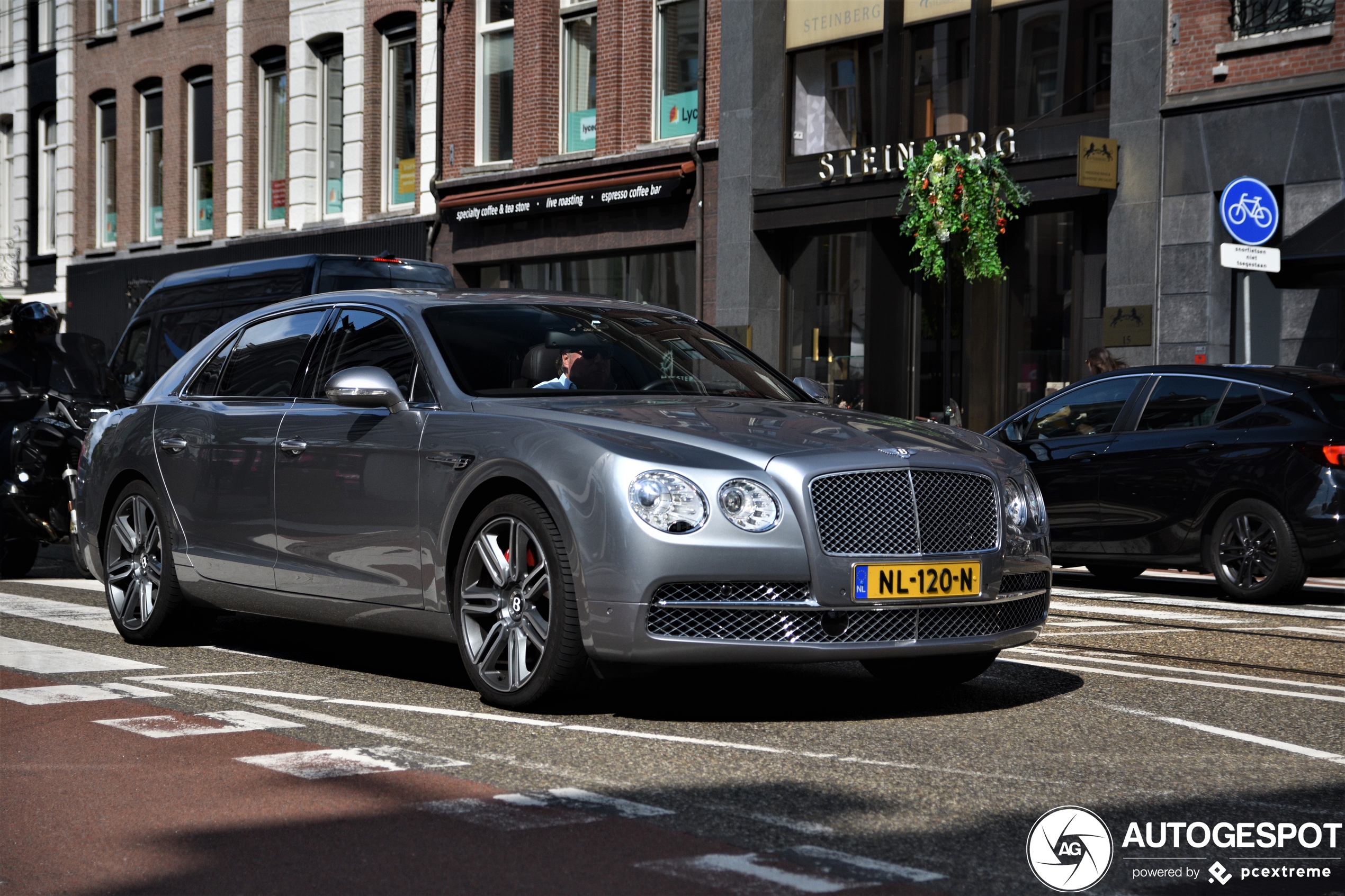 Bentley Flying Spur W12