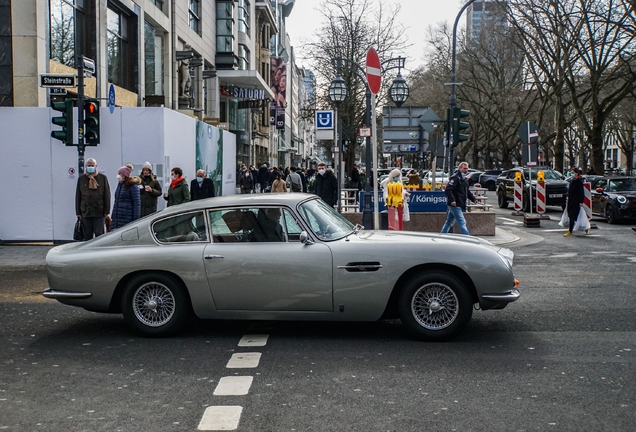 Aston Martin DB6 Vantage MKI