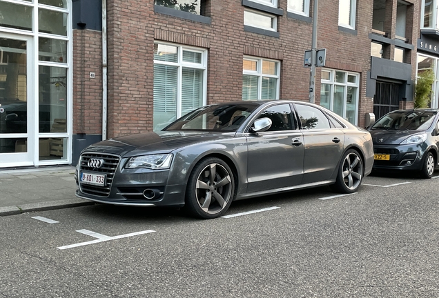 Audi S8 D4