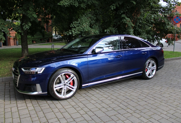 Audi S8 D5