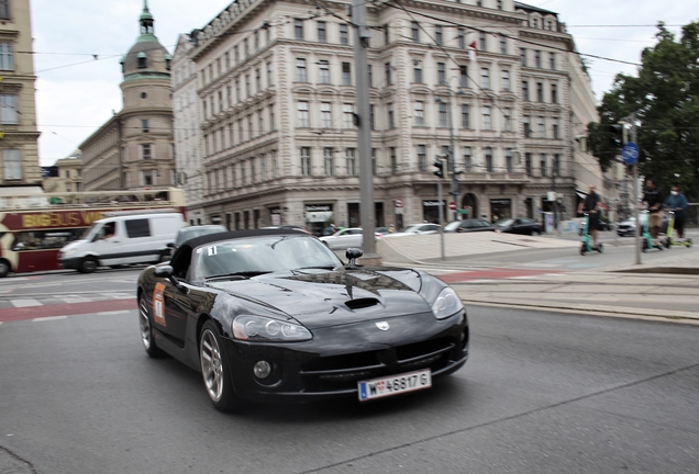 Dodge Viper SRT-10 Roadster 2003