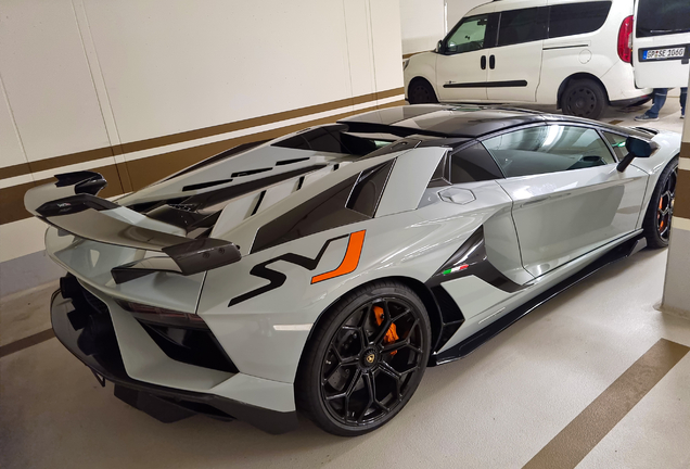 Lamborghini Aventador LP770-4 SVJ Roadster