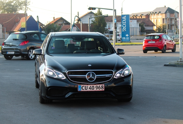 Mercedes-Benz E 63 AMG S W212