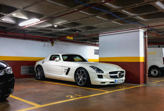 Mercedes-Benz SLS AMG