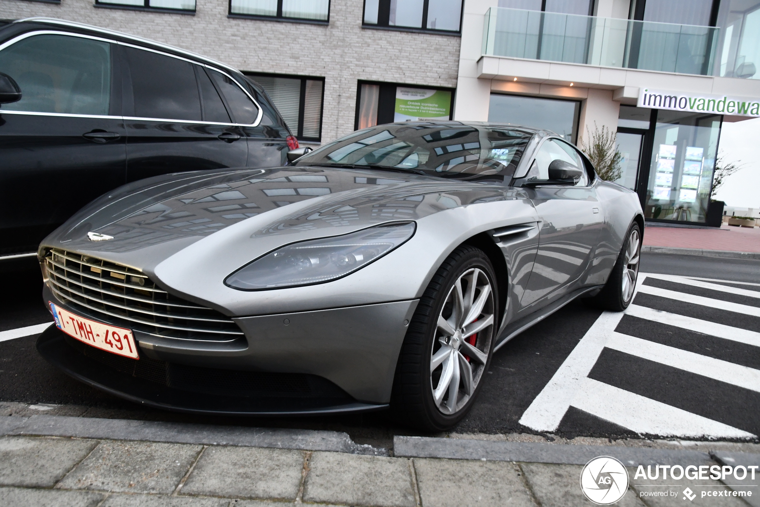 Aston Martin DB11 V8