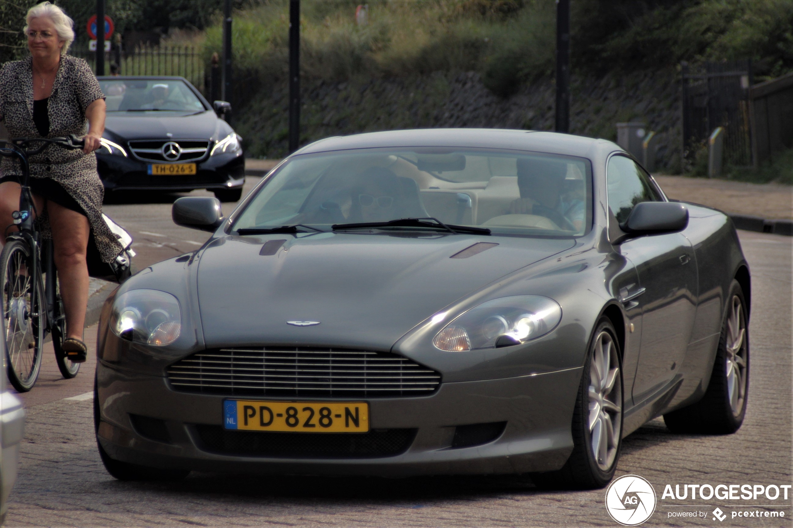 Aston Martin DB9