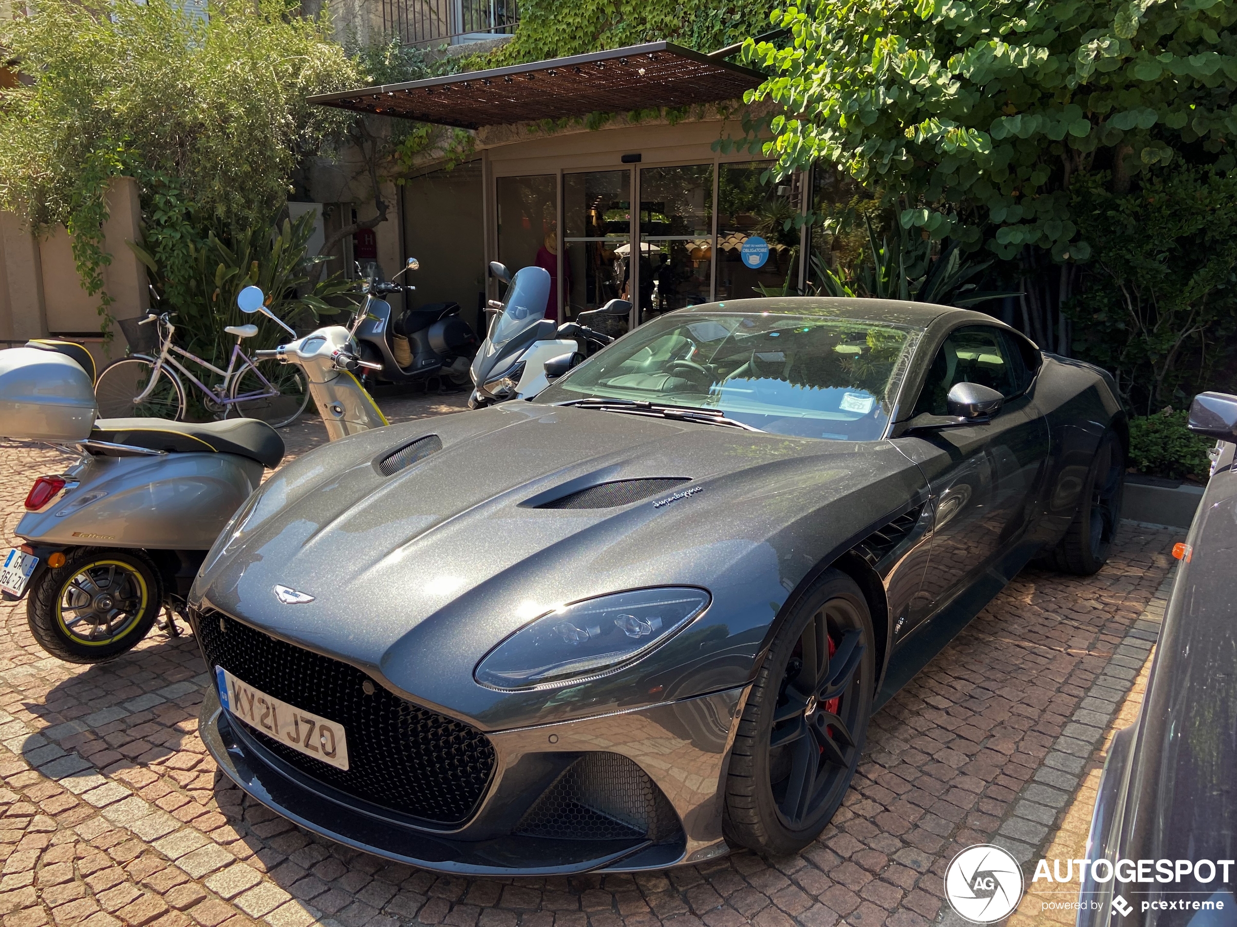 Aston Martin DBS Superleggera