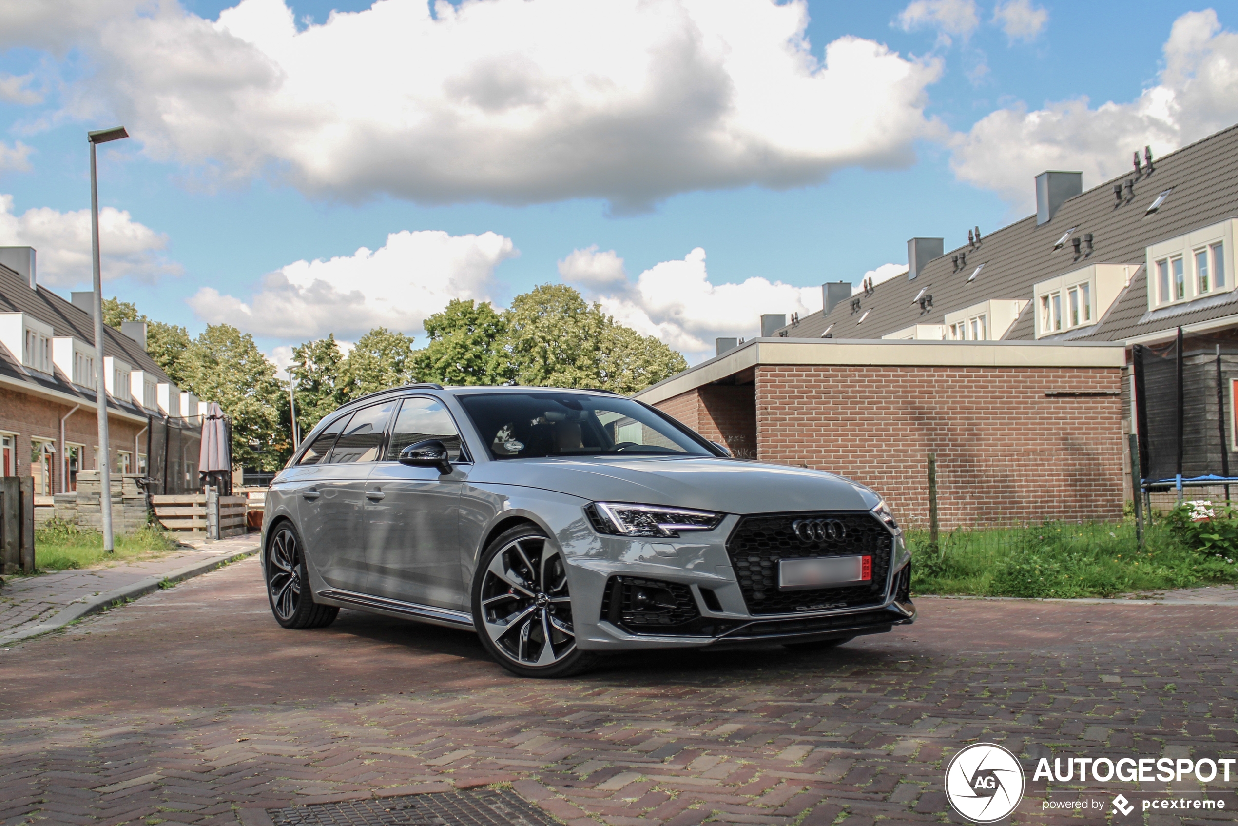 Audi RS4 Avant B9